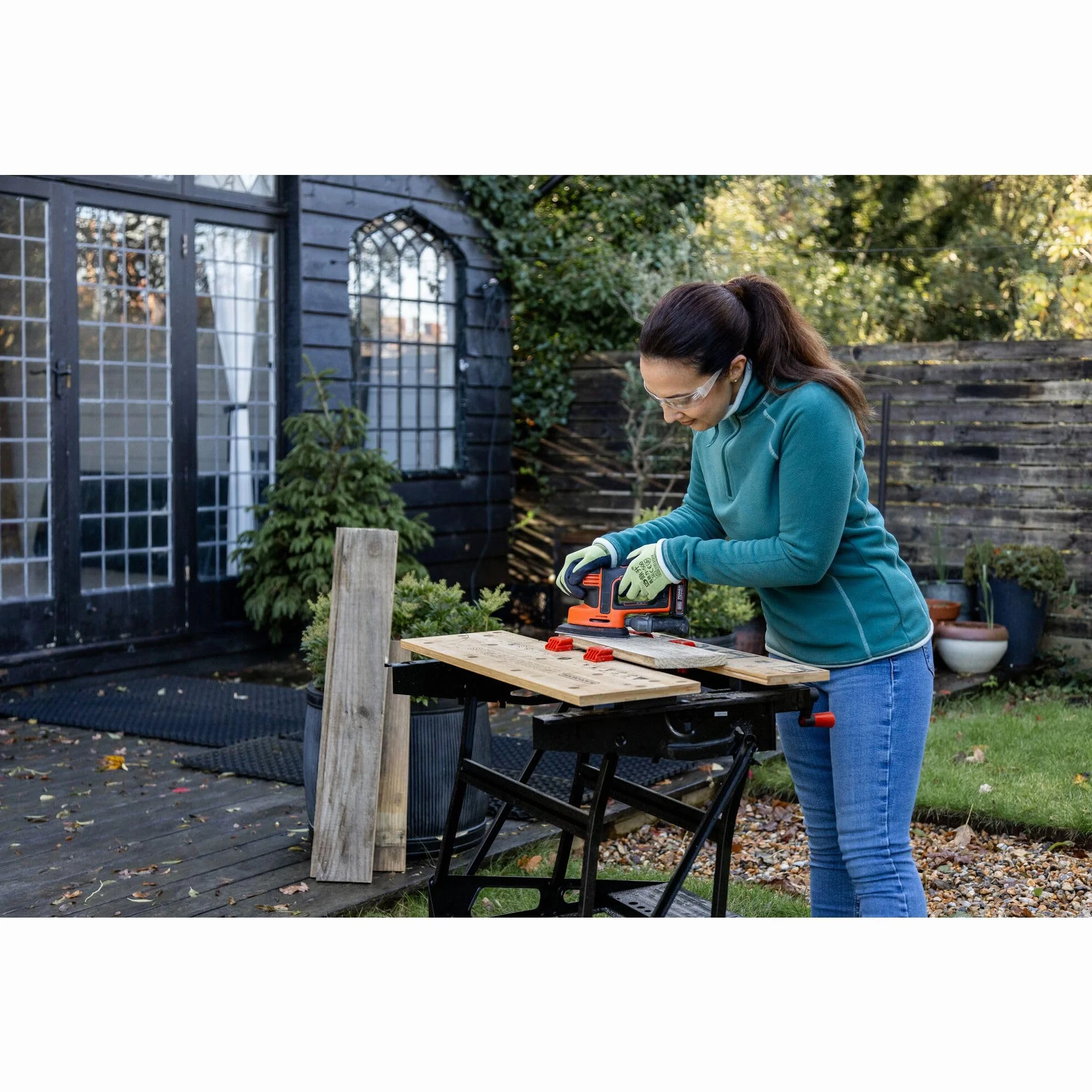 Black+Decker Elastyczny stół warsztatowy WM825 z dużą powierzchnią roboczą – obciążenie do 250 kg – wymiary (powierzchnia robocza): 74,0 x 25,0 cm