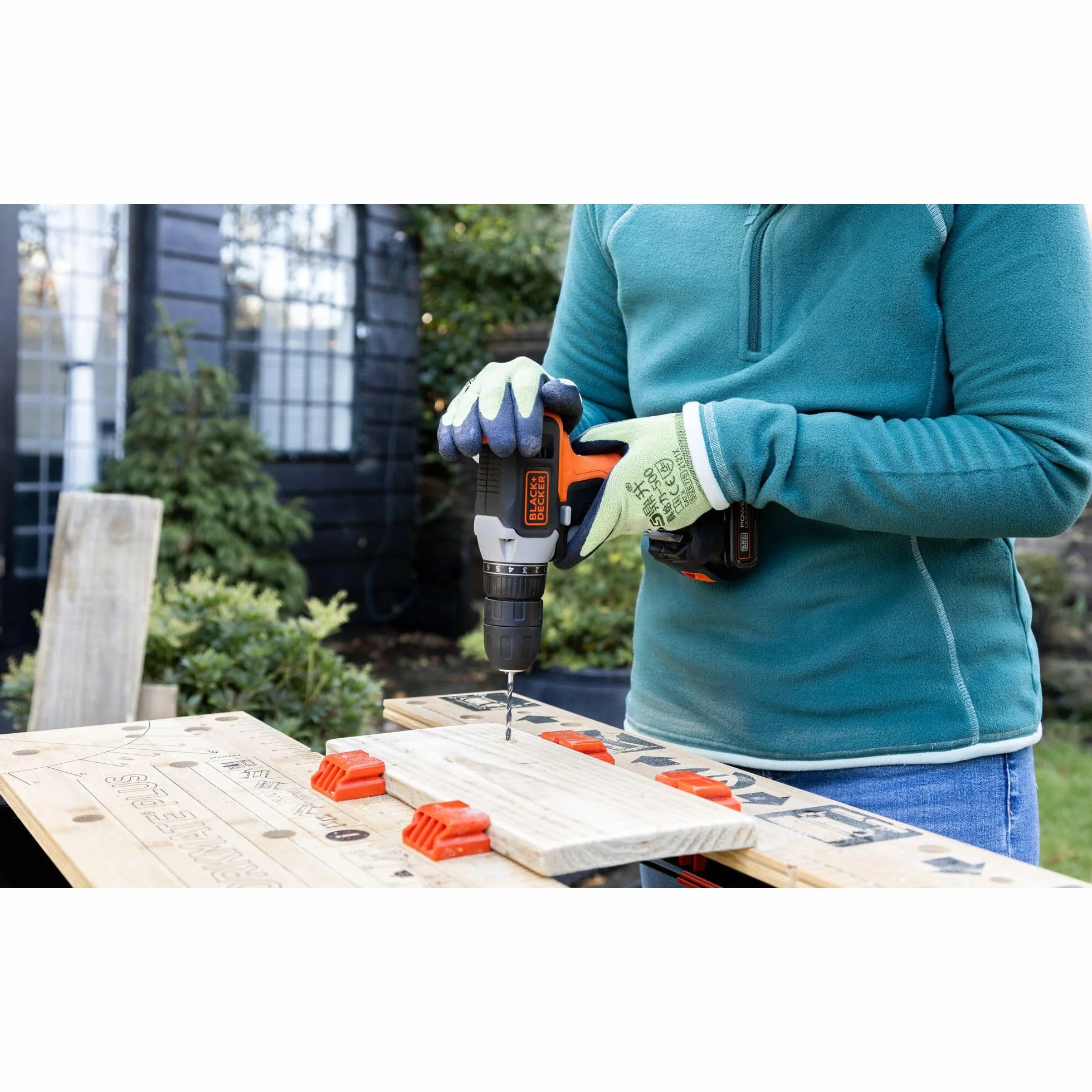 Black+Decker Elastyczny stół warsztatowy WM825 z dużą powierzchnią roboczą – obciążenie do 250 kg – wymiary (powierzchnia robocza): 74,0 x 25,0 cm