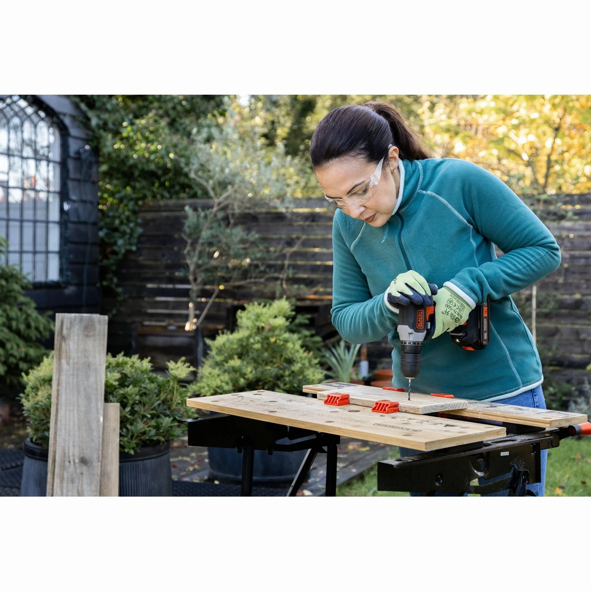 Black+Decker Elastyczny stół warsztatowy WM825 z dużą powierzchnią roboczą – obciążenie do 250 kg – wymiary (powierzchnia robocza): 74,0 x 25,0 cm