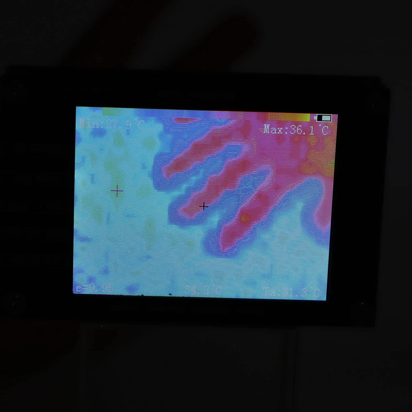 Kamera Termowizyjna, Zakres -40-300℃ Cyfrowa Kamera na podczerwień Przenośna Kamera Termowizyjna z 2,8-calowym Ekranem LCD Ładowanie do Bezkontaktowego Pomiaru Temperatury